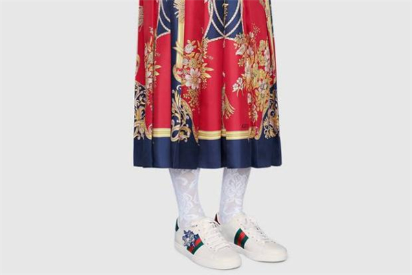 gucci豬年限定小白鞋多少錢 可愛(ài)到犯規(guī) gucci豬年限定小白鞋多少錢 可愛(ài)到犯規(guī)