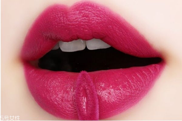 美寶蓮啞光唇釉有哪些顏色 美寶蓮啞光唇釉涂法 美寶蓮啞光唇釉有哪些顏色 美寶蓮啞光唇釉涂法