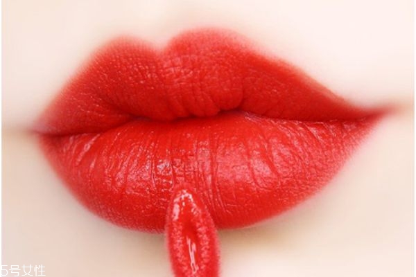 美寶蓮啞光唇釉有哪些顏色 美寶蓮啞光唇釉涂法 美寶蓮啞光唇釉有哪些顏色 美寶蓮啞光唇釉涂法