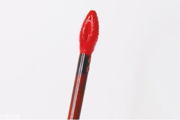 美寶蓮啞光唇釉有哪些顏色 美寶蓮啞光唇釉涂法 美寶蓮啞光唇釉有哪些顏色 美寶蓮啞光唇釉涂法