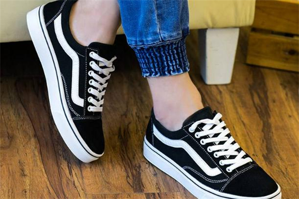 帆布鞋適合什么年齡？看自己心態(tài)