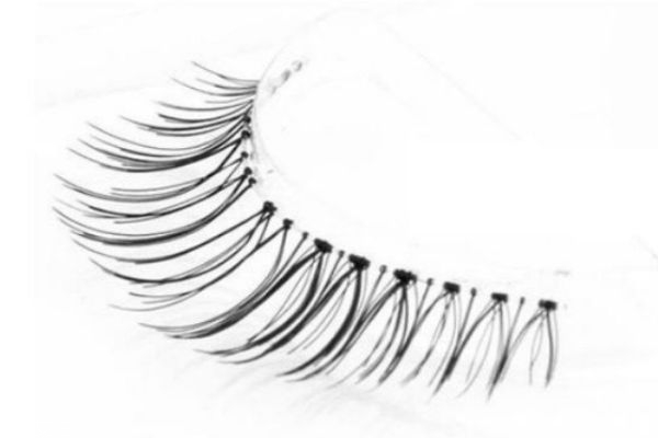 假睫毛哪個(gè)牌子好 教你挑選假睫毛 假睫毛哪個(gè)牌子好 教你挑選假睫毛