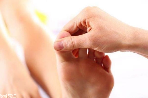 腳底按摩也能助你輕松減肥 腳底按摩也能助你輕松減肥