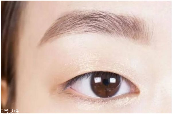 單眼皮小內(nèi)雙怎么畫眼妝 單眼皮眼妝基礎(chǔ)畫法