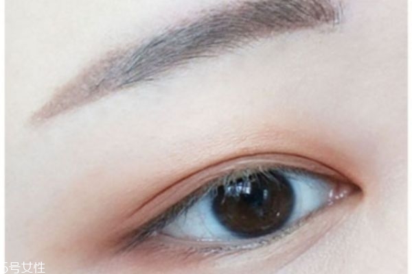 橘棕色眼影怎么畫 金棕色眼影畫法 橘棕色眼影怎么畫 金棕色眼影畫法