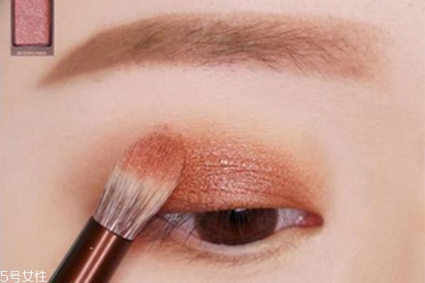 橘棕色眼影怎么畫 金棕色眼影畫法 橘棕色眼影怎么畫 金棕色眼影畫法