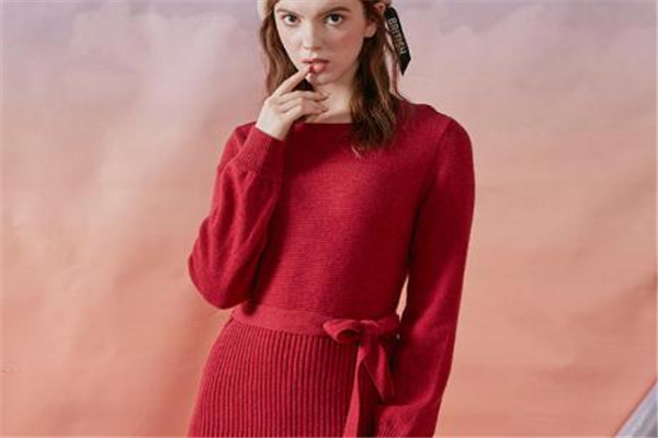 冬天內搭穿什么連衣裙 趕上時髦潮流