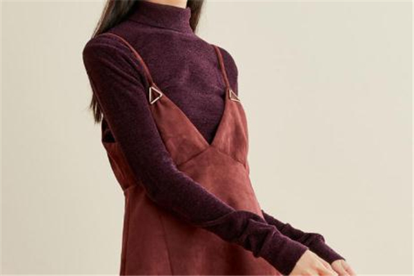 冬天內搭穿什么連衣裙 趕上時髦潮流