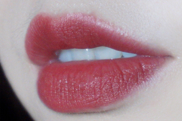 完美日記107口紅干不干 完美日記107顯白嗎 完美日記107口紅干不干 完美日記107顯白嗎