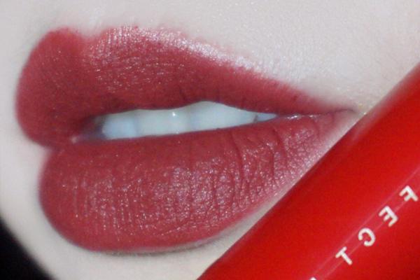 完美日記107口紅干不干 完美日記107顯白嗎 完美日記107口紅干不干 完美日記107顯白嗎