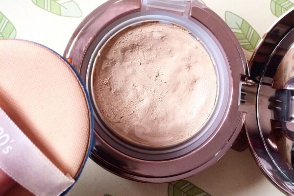 氣墊和素顏霜哪個(gè)好 根據(jù)愛(ài)好來(lái)選擇 氣墊和素顏霜哪個(gè)好 根據(jù)愛(ài)好來(lái)選擇