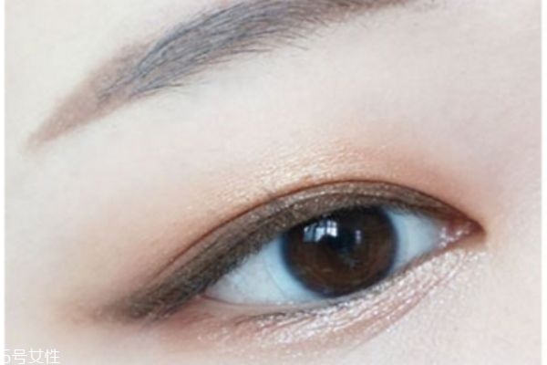 橘棕色眼影怎么畫 金棕色眼影畫法 橘棕色眼影怎么畫 金棕色眼影畫法