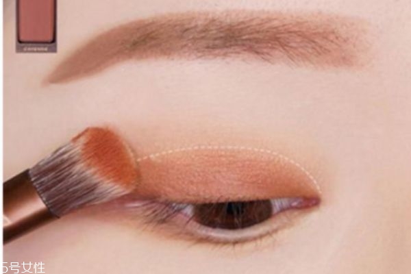 橘棕色眼影怎么畫 金棕色眼影畫法 橘棕色眼影怎么畫 金棕色眼影畫法