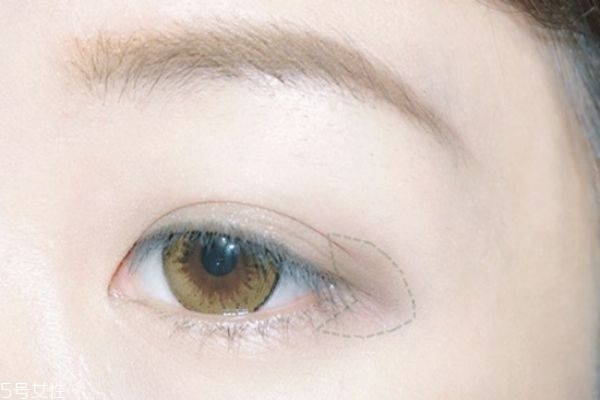 大眼娃娃妝怎么化 韓國(guó)大眼妝畫(huà)法