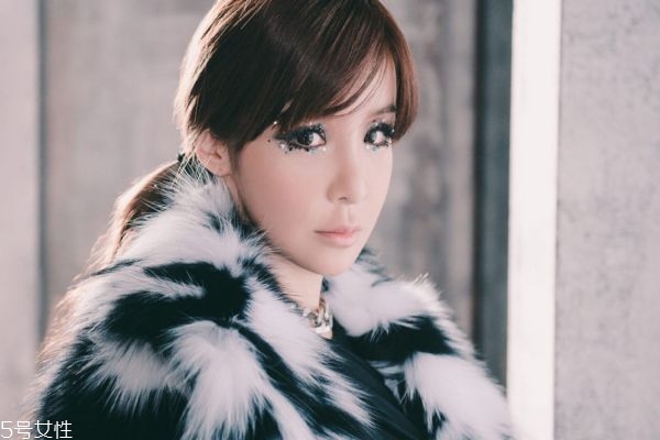 大眼娃娃妝怎么化 韓國(guó)大眼妝畫(huà)法