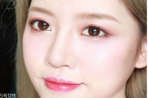 初學者怎么化淡妝 初學者學化淡妝 初學者怎么化淡妝 初學者學化淡妝