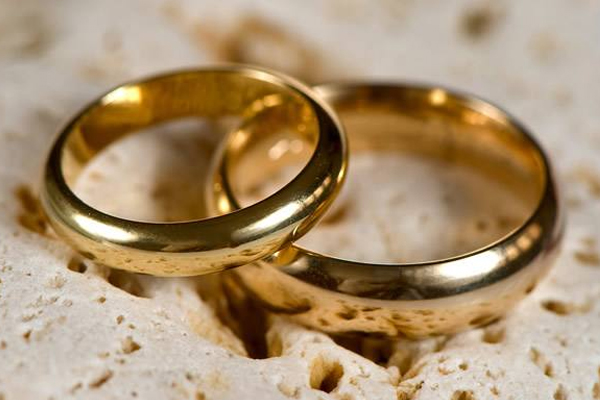 女生左手戴戒指什么意思 原來是這樣 女生左手戴戒指什么意思 原來是這樣