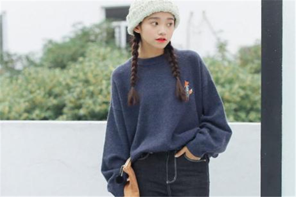 內(nèi)搭毛衣什么款式好看 做個氧氣少女 內(nèi)搭毛衣什么款式好看 做個氧氣少女