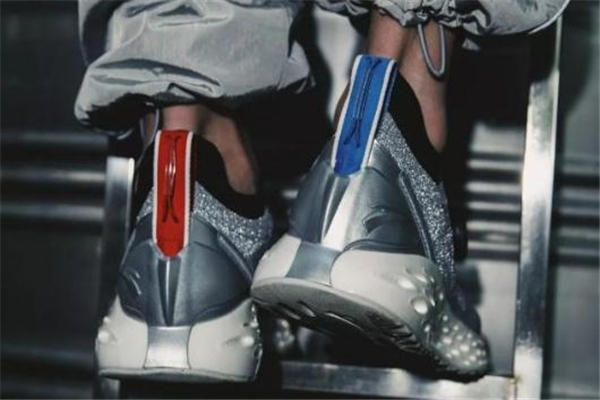 安踏nasa蟲(chóng)洞跑鞋偏碼嗎 適應(yīng)不同腳型 安踏nasa蟲(chóng)洞跑鞋偏碼嗎 適應(yīng)不同腳型