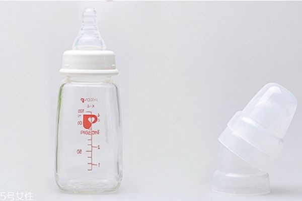 奶瓶標(biāo)準(zhǔn)口徑和寬口徑區(qū)別 奶瓶消毒的方法 奶瓶標(biāo)準(zhǔn)口徑和寬口徑區(qū)別 奶瓶消毒的方法