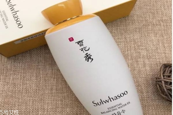 滋潤(rùn)爽膚水有哪些 滋潤(rùn)保濕爽膚水哪款好