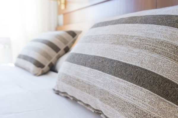 怎么預(yù)防臉上長痘痘 光吃蔬果還不夠 怎么預(yù)防臉上長痘痘 光吃蔬果還不夠