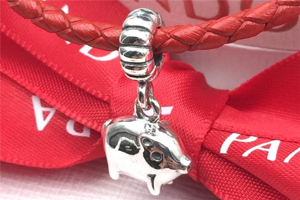 潘多拉豬年紅繩手鏈多少錢(qián) 本命年最佳禮物