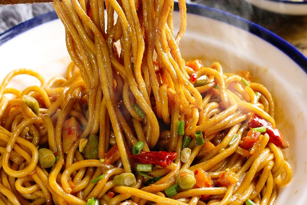 熱干面為什么容易干 因?yàn)闇幻嫖? alt=