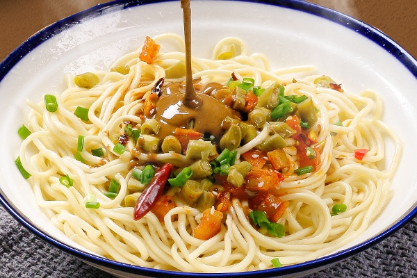 熱干面為什么容易干 因?yàn)闇幻嫖? alt=