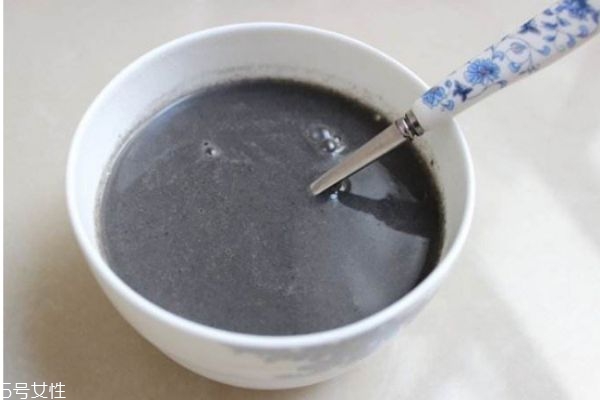 吃黑芝麻糊能長(zhǎng)頭發(fā)嗎 食用黑芝麻糊的注意事項(xiàng) 吃黑芝麻糊能長(zhǎng)頭發(fā)嗎 食用黑芝麻糊的注意事項(xiàng)