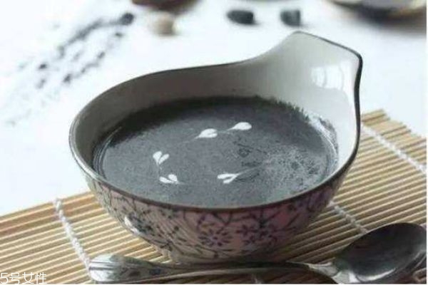 吃黑芝麻糊對(duì)頭發(fā)好嗎 黑芝麻糊對(duì)頭發(fā)好也別長(zhǎng)期吃 吃黑芝麻糊對(duì)頭發(fā)好嗎 黑芝麻糊對(duì)頭發(fā)好也別長(zhǎng)期吃