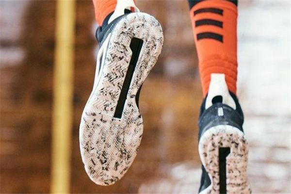 阿迪達(dá)斯n3xt l3v3l實(shí)戰(zhàn)測評 腳感不錯