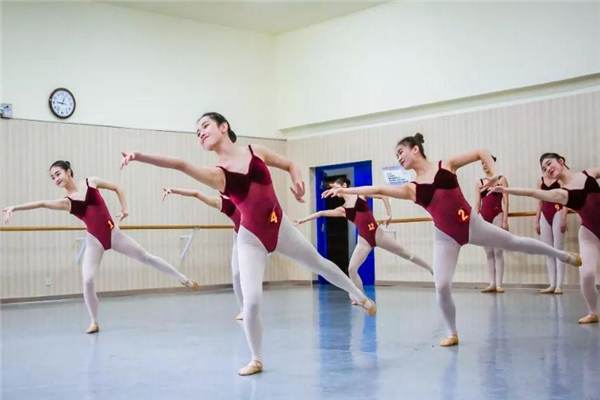 跳舞要練哪些基本功 打好基礎很關鍵