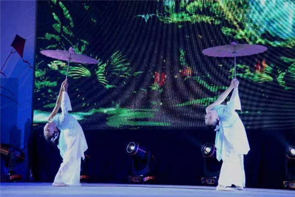 民族舞適合多大年齡學 四到十歲最好 民族舞適合多大年齡學 四到十歲最好