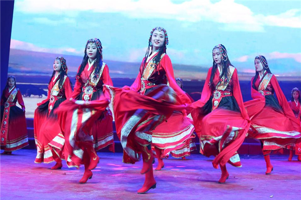 民族舞適合多大年齡學 四到十歲最好 民族舞適合多大年齡學 四到十歲最好