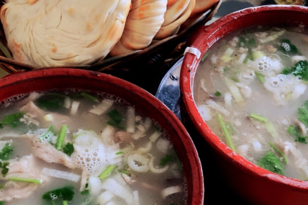 羊肉泡饃可以加湯嗎 一般不加湯 羊肉泡饃可以加湯嗎 一般不加湯