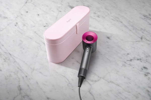 吹風(fēng)機有藍光好還是沒藍光好 藍光可護發(fā)