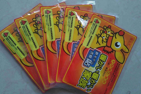 暖寶寶要隔幾件衣服 一兩件都可以 暖寶寶要隔幾件衣服 一兩件都可以