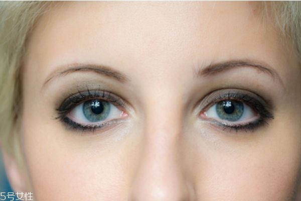 針眼是怎么引起的 麥粒腫的癥狀 針眼是怎么引起的 麥粒腫的癥狀