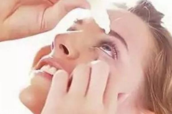 經(jīng)常滴眼藥水有什么壞處 經(jīng)常滴眼藥水有3大危害 經(jīng)常滴眼藥水有什么壞處 經(jīng)常滴眼藥水有3大危害