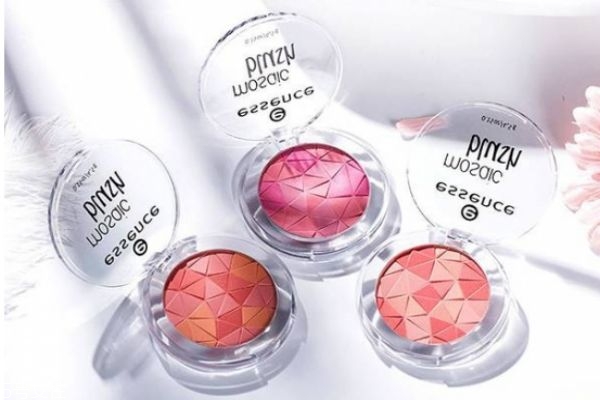 什么牌子的腮紅好用且自然 日本女孩最愛(ài)的日系腮紅 什么牌子的腮紅好用且自然 日本女孩最愛(ài)的日系腮紅