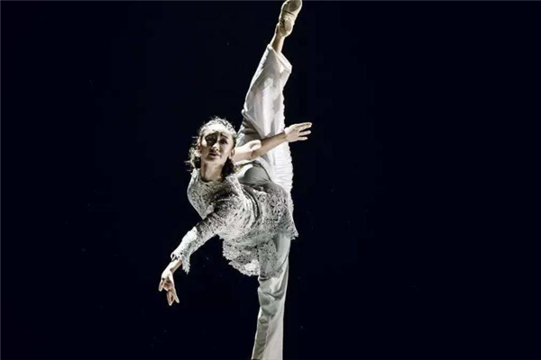 中國舞適合男孩子學(xué)嗎 非常適合 中國舞適合男孩子學(xué)嗎 非常適合