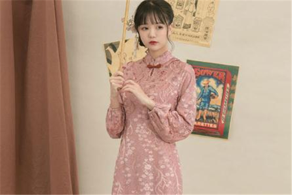 年會(huì)穿什么顏色禮服好 做年會(huì)里最靚的仔 年會(huì)穿什么顏色禮服好 做年會(huì)里最靚的仔