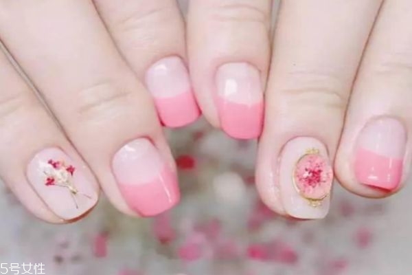 干花美甲有哪些 干花美甲圖片大全 干花美甲有哪些 干花美甲圖片大全