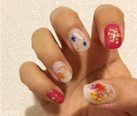 干花美甲有哪些 干花美甲圖片大全 干花美甲有哪些 干花美甲圖片大全