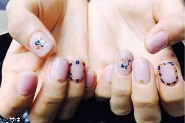 干花美甲有哪些 干花美甲圖片大全 干花美甲有哪些 干花美甲圖片大全