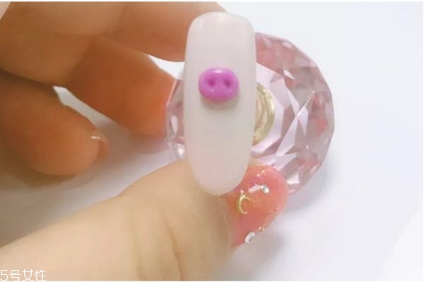 小豬美甲教程圖解 2019新年美甲圖片 小豬美甲教程圖解 2019新年美甲圖片