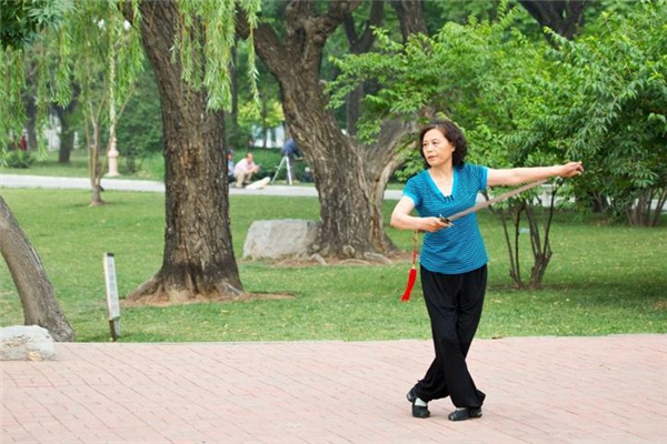 晨練好還是晚上鍛煉好 看個人作息時間 晨練好還是晚上鍛煉好 看個人作息時間