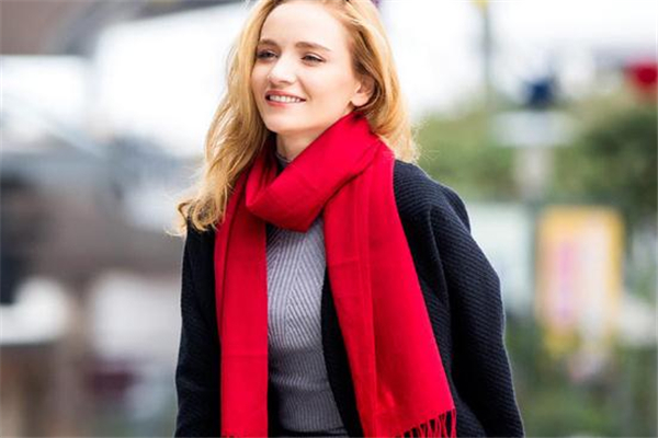 過(guò)年穿什么衣服好看 紅紅火火迎新年