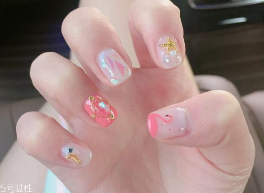 火烈鳥美甲怎么做 教你動(dòng)物美甲怎么做 火烈鳥美甲怎么做 教你動(dòng)物美甲怎么做